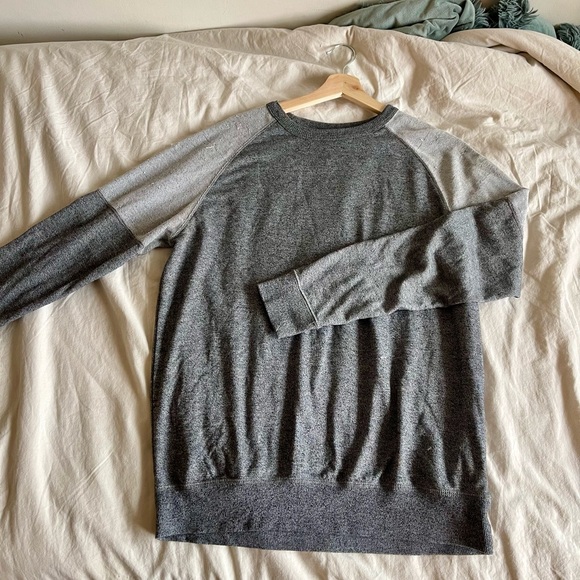 Oversized Grey Sweater - Picture 5 of 5